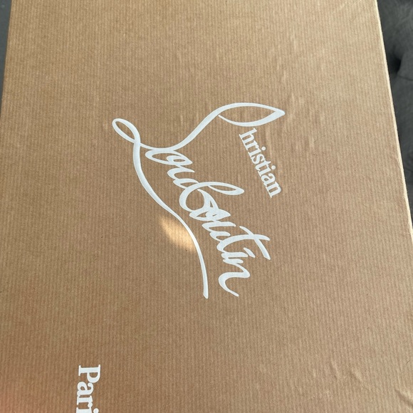 Authentic pristine Louboutins! 👠 - Picture 7 of 8